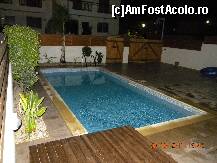 [P11] tragand cu ochiul la vecini. Ei au si ceva plante in curte, dar mi-am dat seama ca e o problema. Cand bate vantul toate frunzele ajung in apa din piscina. » foto by nicoletass
 - 
<span class="allrVoted glyphicon glyphicon-heart hidden" id="av292036"></span>
<a class="m-l-10 hidden" id="sv292036" onclick="voting_Foto_DelVot(,292036,10968)" role="button">șterge vot <span class="glyphicon glyphicon-remove"></span></a>
<a id="v9292036" class=" c-red"  onclick="voting_Foto_SetVot(292036)" role="button"><span class="glyphicon glyphicon-heart-empty"></span> <b>LIKE</b> = Votează poza</a> <img class="hidden"  id="f292036W9" src="/imagini/loader.gif" border="0" /><span class="AjErrMes hidden" id="e292036ErM"></span>