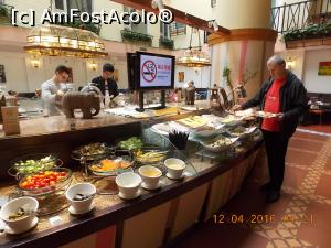 [P26] Beijing, Novotel Xin Qiao Hotel, Cafeneaua, bufetul cu produse reci » foto by mprofeanu
 - 
<span class="allrVoted glyphicon glyphicon-heart hidden" id="av762067"></span>
<a class="m-l-10 hidden" id="sv762067" onclick="voting_Foto_DelVot(,762067,10976)" role="button">șterge vot <span class="glyphicon glyphicon-remove"></span></a>
<a id="v9762067" class=" c-red"  onclick="voting_Foto_SetVot(762067)" role="button"><span class="glyphicon glyphicon-heart-empty"></span> <b>LIKE</b> = Votează poza</a> <img class="hidden"  id="f762067W9" src="/imagini/loader.gif" border="0" /><span class="AjErrMes hidden" id="e762067ErM"></span>