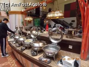 [P27] Beijing, Novotel Xin Qiao Hotel, Cafeneaua, bufetul cu produse calde » foto by mprofeanu
 - 
<span class="allrVoted glyphicon glyphicon-heart hidden" id="av762068"></span>
<a class="m-l-10 hidden" id="sv762068" onclick="voting_Foto_DelVot(,762068,10976)" role="button">șterge vot <span class="glyphicon glyphicon-remove"></span></a>
<a id="v9762068" class=" c-red"  onclick="voting_Foto_SetVot(762068)" role="button"><span class="glyphicon glyphicon-heart-empty"></span> <b>LIKE</b> = Votează poza</a> <img class="hidden"  id="f762068W9" src="/imagini/loader.gif" border="0" /><span class="AjErrMes hidden" id="e762068ErM"></span>