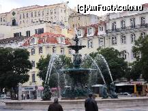 [P17] Fantana centrala din Piata Restauradores » foto by TORA INGRID
 - 
<span class="allrVoted glyphicon glyphicon-heart hidden" id="av292517"></span>
<a class="m-l-10 hidden" id="sv292517" onclick="voting_Foto_DelVot(,292517,10979)" role="button">șterge vot <span class="glyphicon glyphicon-remove"></span></a>
<a id="v9292517" class=" c-red"  onclick="voting_Foto_SetVot(292517)" role="button"><span class="glyphicon glyphicon-heart-empty"></span> <b>LIKE</b> = Votează poza</a> <img class="hidden"  id="f292517W9" src="/imagini/loader.gif" border="0" /><span class="AjErrMes hidden" id="e292517ErM"></span>