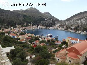 [P01] Portul din Kastellorizo şi biserica Sfinţilor Nicolae şi Dimitrie văzute de sus, de la castel » foto by irinad
 - 
<span class="allrVoted glyphicon glyphicon-heart hidden" id="av846783"></span>
<a class="m-l-10 hidden" id="sv846783" onclick="voting_Foto_DelVot(,846783,11003)" role="button">șterge vot <span class="glyphicon glyphicon-remove"></span></a>
<a id="v9846783" class=" c-red"  onclick="voting_Foto_SetVot(846783)" role="button"><span class="glyphicon glyphicon-heart-empty"></span> <b>LIKE</b> = Votează poza</a> <img class="hidden"  id="f846783W9" src="/imagini/loader.gif" border="0" /><span class="AjErrMes hidden" id="e846783ErM"></span>