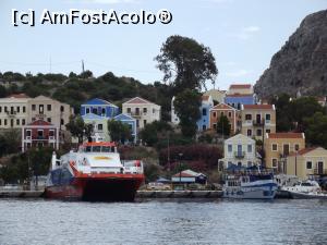 [P04] Ferry-boat-urile din port: cel mare din stânga vine din Rodos, cel mic din dreapta, al nostru, din Kaş » foto by irinad
 - 
<span class="allrVoted glyphicon glyphicon-heart hidden" id="av846786"></span>
<a class="m-l-10 hidden" id="sv846786" onclick="voting_Foto_DelVot(,846786,11003)" role="button">șterge vot <span class="glyphicon glyphicon-remove"></span></a>
<a id="v9846786" class=" c-red"  onclick="voting_Foto_SetVot(846786)" role="button"><span class="glyphicon glyphicon-heart-empty"></span> <b>LIKE</b> = Votează poza</a> <img class="hidden"  id="f846786W9" src="/imagini/loader.gif" border="0" /><span class="AjErrMes hidden" id="e846786ErM"></span>