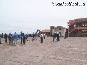 [P34] 'Lacul Titicaca [...]' / pe partea cealalta a pietii, e biserica si un mol, mare, dar cu putine lucruri si pe deasupra si urate » foto by grecudoina
 - 
<span class="allrVoted glyphicon glyphicon-heart hidden" id="av399567"></span>
<a class="m-l-10 hidden" id="sv399567" onclick="voting_Foto_DelVot(,399567,11005)" role="button">șterge vot <span class="glyphicon glyphicon-remove"></span></a>
<a id="v9399567" class=" c-red"  onclick="voting_Foto_SetVot(399567)" role="button"><span class="glyphicon glyphicon-heart-empty"></span> <b>LIKE</b> = Votează poza</a> <img class="hidden"  id="f399567W9" src="/imagini/loader.gif" border="0" /><span class="AjErrMes hidden" id="e399567ErM"></span>