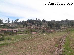 [P36] 'Lacul Titicaca [...]' / o vedere a caselor de pe insula si terenurile agricole din jurul lor » foto by grecudoina
 - 
<span class="allrVoted glyphicon glyphicon-heart hidden" id="av399569"></span>
<a class="m-l-10 hidden" id="sv399569" onclick="voting_Foto_DelVot(,399569,11005)" role="button">șterge vot <span class="glyphicon glyphicon-remove"></span></a>
<a id="v9399569" class=" c-red"  onclick="voting_Foto_SetVot(399569)" role="button"><span class="glyphicon glyphicon-heart-empty"></span> <b>LIKE</b> = Votează poza</a> <img class="hidden"  id="f399569W9" src="/imagini/loader.gif" border="0" /><span class="AjErrMes hidden" id="e399569ErM"></span>
