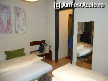 [P09] Mariahilf hotel pension - vedere de ansamblu asupra camerei » foto by kmy
 - 
<span class="allrVoted glyphicon glyphicon-heart hidden" id="av293717"></span>
<a class="m-l-10 hidden" id="sv293717" onclick="voting_Foto_DelVot(,293717,11012)" role="button">șterge vot <span class="glyphicon glyphicon-remove"></span></a>
<a id="v9293717" class=" c-red"  onclick="voting_Foto_SetVot(293717)" role="button"><span class="glyphicon glyphicon-heart-empty"></span> <b>LIKE</b> = Votează poza</a> <img class="hidden"  id="f293717W9" src="/imagini/loader.gif" border="0" /><span class="AjErrMes hidden" id="e293717ErM"></span>