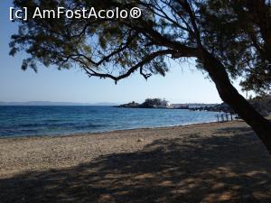 [P32] La umbră, pe plaja Agios Isidoros. Se vede mica bisericuță în dreapta. » foto by maryka
 - 
<span class="allrVoted glyphicon glyphicon-heart hidden" id="av1193584"></span>
<a class="m-l-10 hidden" id="sv1193584" onclick="voting_Foto_DelVot(,1193584,11028)" role="button">șterge vot <span class="glyphicon glyphicon-remove"></span></a>
<a id="v91193584" class=" c-red"  onclick="voting_Foto_SetVot(1193584)" role="button"><span class="glyphicon glyphicon-heart-empty"></span> <b>LIKE</b> = Votează poza</a> <img class="hidden"  id="f1193584W9" src="/imagini/loader.gif" border="0" /><span class="AjErrMes hidden" id="e1193584ErM"></span>