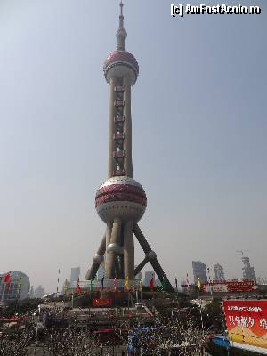 [P03] Oriental Pearl Tower » foto by Marian Preda
 - 
<span class="allrVoted glyphicon glyphicon-heart hidden" id="av394474"></span>
<a class="m-l-10 hidden" id="sv394474" onclick="voting_Foto_DelVot(,394474,11037)" role="button">șterge vot <span class="glyphicon glyphicon-remove"></span></a>
<a id="v9394474" class=" c-red"  onclick="voting_Foto_SetVot(394474)" role="button"><span class="glyphicon glyphicon-heart-empty"></span> <b>LIKE</b> = Votează poza</a> <img class="hidden"  id="f394474W9" src="/imagini/loader.gif" border="0" /><span class="AjErrMes hidden" id="e394474ErM"></span>