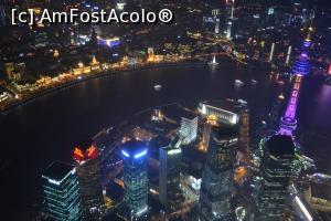 [P12] In dreapta Oriental Pearl Tower » foto by AZE
 - 
<span class="allrVoted glyphicon glyphicon-heart hidden" id="av840847"></span>
<a class="m-l-10 hidden" id="sv840847" onclick="voting_Foto_DelVot(,840847,11037)" role="button">șterge vot <span class="glyphicon glyphicon-remove"></span></a>
<a id="v9840847" class=" c-red"  onclick="voting_Foto_SetVot(840847)" role="button"><span class="glyphicon glyphicon-heart-empty"></span> <b>LIKE</b> = Votează poza</a> <img class="hidden"  id="f840847W9" src="/imagini/loader.gif" border="0" /><span class="AjErrMes hidden" id="e840847ErM"></span>