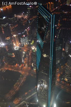 [P15] Shanghai WFC Tower de sus » foto by AZE
 - 
<span class="allrVoted glyphicon glyphicon-heart hidden" id="av840850"></span>
<a class="m-l-10 hidden" id="sv840850" onclick="voting_Foto_DelVot(,840850,11037)" role="button">șterge vot <span class="glyphicon glyphicon-remove"></span></a>
<a id="v9840850" class=" c-red"  onclick="voting_Foto_SetVot(840850)" role="button"><span class="glyphicon glyphicon-heart-empty"></span> <b>LIKE</b> = Votează poza</a> <img class="hidden"  id="f840850W9" src="/imagini/loader.gif" border="0" /><span class="AjErrMes hidden" id="e840850ErM"></span>