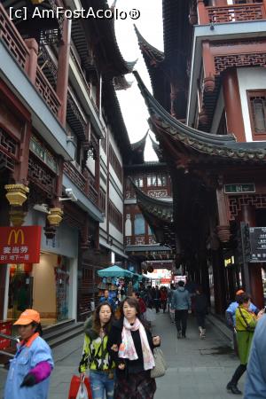 [P19] Yuyuan Mart orasul in oras » foto by AZE
 - 
<span class="allrVoted glyphicon glyphicon-heart hidden" id="av860905"></span>
<a class="m-l-10 hidden" id="sv860905" onclick="voting_Foto_DelVot(,860905,11037)" role="button">șterge vot <span class="glyphicon glyphicon-remove"></span></a>
<a id="v9860905" class=" c-red"  onclick="voting_Foto_SetVot(860905)" role="button"><span class="glyphicon glyphicon-heart-empty"></span> <b>LIKE</b> = Votează poza</a> <img class="hidden"  id="f860905W9" src="/imagini/loader.gif" border="0" /><span class="AjErrMes hidden" id="e860905ErM"></span>