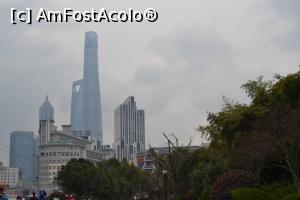 [P02] Peisajul vazut dupa ce am iesit din statia metrou linia 10 Yu Garden » foto by AZE
 - 
<span class="allrVoted glyphicon glyphicon-heart hidden" id="av860888"></span>
<a class="m-l-10 hidden" id="sv860888" onclick="voting_Foto_DelVot(,860888,11037)" role="button">șterge vot <span class="glyphicon glyphicon-remove"></span></a>
<a id="v9860888" class=" c-red"  onclick="voting_Foto_SetVot(860888)" role="button"><span class="glyphicon glyphicon-heart-empty"></span> <b>LIKE</b> = Votează poza</a> <img class="hidden"  id="f860888W9" src="/imagini/loader.gif" border="0" /><span class="AjErrMes hidden" id="e860888ErM"></span>