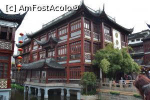 [P22] Cladire de langa Yuyuan Garden » foto by AZE
 - 
<span class="allrVoted glyphicon glyphicon-heart hidden" id="av860908"></span>
<a class="m-l-10 hidden" id="sv860908" onclick="voting_Foto_DelVot(,860908,11037)" role="button">șterge vot <span class="glyphicon glyphicon-remove"></span></a>
<a id="v9860908" class=" c-red"  onclick="voting_Foto_SetVot(860908)" role="button"><span class="glyphicon glyphicon-heart-empty"></span> <b>LIKE</b> = Votează poza</a> <img class="hidden"  id="f860908W9" src="/imagini/loader.gif" border="0" /><span class="AjErrMes hidden" id="e860908ErM"></span>