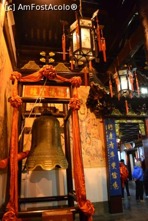 [P45] Clopot in City God Temple » foto by AZE
 - 
<span class="allrVoted glyphicon glyphicon-heart hidden" id="av860933"></span>
<a class="m-l-10 hidden" id="sv860933" onclick="voting_Foto_DelVot(,860933,11037)" role="button">șterge vot <span class="glyphicon glyphicon-remove"></span></a>
<a id="v9860933" class=" c-red"  onclick="voting_Foto_SetVot(860933)" role="button"><span class="glyphicon glyphicon-heart-empty"></span> <b>LIKE</b> = Votează poza</a> <img class="hidden"  id="f860933W9" src="/imagini/loader.gif" border="0" /><span class="AjErrMes hidden" id="e860933ErM"></span>