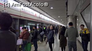 [P49] Metrou Shanghai (nu te poti arunca pe sine nici daca vrei este perete de sticla si usi automate)  » foto by AZE
 - 
<span class="allrVoted glyphicon glyphicon-heart hidden" id="av861763"></span>
<a class="m-l-10 hidden" id="sv861763" onclick="voting_Foto_DelVot(,861763,11037)" role="button">șterge vot <span class="glyphicon glyphicon-remove"></span></a>
<a id="v9861763" class=" c-red"  onclick="voting_Foto_SetVot(861763)" role="button"><span class="glyphicon glyphicon-heart-empty"></span> <b>LIKE</b> = Votează poza</a> <img class="hidden"  id="f861763W9" src="/imagini/loader.gif" border="0" /><span class="AjErrMes hidden" id="e861763ErM"></span>
