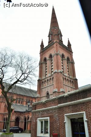 [P12] Biserica Sf Treime Shanghai » foto by AZE
 - 
<span class="allrVoted glyphicon glyphicon-heart hidden" id="av902557"></span>
<a class="m-l-10 hidden" id="sv902557" onclick="voting_Foto_DelVot(,902557,11037)" role="button">șterge vot <span class="glyphicon glyphicon-remove"></span></a>
<a id="v9902557" class=" c-red"  onclick="voting_Foto_SetVot(902557)" role="button"><span class="glyphicon glyphicon-heart-empty"></span> <b>LIKE</b> = Votează poza</a> <img class="hidden"  id="f902557W9" src="/imagini/loader.gif" border="0" /><span class="AjErrMes hidden" id="e902557ErM"></span>