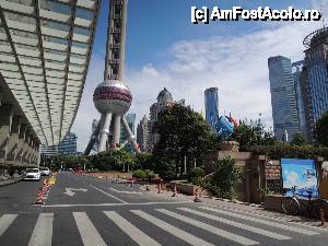 [P15] Shanghai - Pudong downtown » foto by ebirsan
 - 
<span class="allrVoted glyphicon glyphicon-heart hidden" id="av475427"></span>
<a class="m-l-10 hidden" id="sv475427" onclick="voting_Foto_DelVot(,475427,11037)" role="button">șterge vot <span class="glyphicon glyphicon-remove"></span></a>
<a id="v9475427" class=" c-red"  onclick="voting_Foto_SetVot(475427)" role="button"><span class="glyphicon glyphicon-heart-empty"></span> <b>LIKE</b> = Votează poza</a> <img class="hidden"  id="f475427W9" src="/imagini/loader.gif" border="0" /><span class="AjErrMes hidden" id="e475427ErM"></span>
