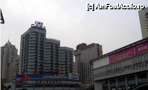 [P03] Cladirile din fata garii din Shangai » foto by cdiana
 - 
<span class="allrVoted glyphicon glyphicon-heart hidden" id="av477598"></span>
<a class="m-l-10 hidden" id="sv477598" onclick="voting_Foto_DelVot(,477598,11037)" role="button">șterge vot <span class="glyphicon glyphicon-remove"></span></a>
<a id="v9477598" class=" c-red"  onclick="voting_Foto_SetVot(477598)" role="button"><span class="glyphicon glyphicon-heart-empty"></span> <b>LIKE</b> = Votează poza</a> <img class="hidden"  id="f477598W9" src="/imagini/loader.gif" border="0" /><span class="AjErrMes hidden" id="e477598ErM"></span>