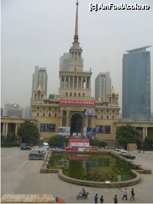 [P30] Iesim din Muzeul Shanghai » foto by cdiana
 - 
<span class="allrVoted glyphicon glyphicon-heart hidden" id="av477625"></span>
<a class="m-l-10 hidden" id="sv477625" onclick="voting_Foto_DelVot(,477625,11037)" role="button">șterge vot <span class="glyphicon glyphicon-remove"></span></a>
<a id="v9477625" class=" c-red"  onclick="voting_Foto_SetVot(477625)" role="button"><span class="glyphicon glyphicon-heart-empty"></span> <b>LIKE</b> = Votează poza</a> <img class="hidden"  id="f477625W9" src="/imagini/loader.gif" border="0" /><span class="AjErrMes hidden" id="e477625ErM"></span>