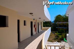 [P04] Hotelul seamana cu un motel. Atentie la soparle, pentru cei ce se cazeaza la parter.  » foto by Vlahos2003
 - 
<span class="allrVoted glyphicon glyphicon-heart hidden" id="av415156"></span>
<a class="m-l-10 hidden" id="sv415156" onclick="voting_Foto_DelVot(,415156,11068)" role="button">șterge vot <span class="glyphicon glyphicon-remove"></span></a>
<a id="v9415156" class=" c-red"  onclick="voting_Foto_SetVot(415156)" role="button"><span class="glyphicon glyphicon-heart-empty"></span> <b>LIKE</b> = Votează poza</a> <img class="hidden"  id="f415156W9" src="/imagini/loader.gif" border="0" /><span class="AjErrMes hidden" id="e415156ErM"></span>