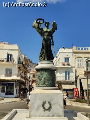 [P40] Monumentul Rezistenței Naționale, pe faleză, în dreptul Pieței Miaouli » foto by crismis
 - 
<span class="allrVoted glyphicon glyphicon-heart hidden" id="av1473874"></span>
<a class="m-l-10 hidden" id="sv1473874" onclick="voting_Foto_DelVot(,1473874,11071)" role="button">șterge vot <span class="glyphicon glyphicon-remove"></span></a>
<a id="v91473874" class=" c-red"  onclick="voting_Foto_SetVot(1473874)" role="button"><span class="glyphicon glyphicon-heart-empty"></span> <b>LIKE</b> = Votează poza</a> <img class="hidden"  id="f1473874W9" src="/imagini/loader.gif" border="0" /><span class="AjErrMes hidden" id="e1473874ErM"></span>