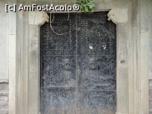 [P37] O poartă „șic”, satul Petra.  » foto by maryka
 - 
<span class="allrVoted glyphicon glyphicon-heart hidden" id="av988996"></span>
<a class="m-l-10 hidden" id="sv988996" onclick="voting_Foto_DelVot(,988996,11090)" role="button">șterge vot <span class="glyphicon glyphicon-remove"></span></a>
<a id="v9988996" class=" c-red"  onclick="voting_Foto_SetVot(988996)" role="button"><span class="glyphicon glyphicon-heart-empty"></span> <b>LIKE</b> = Votează poza</a> <img class="hidden"  id="f988996W9" src="/imagini/loader.gif" border="0" /><span class="AjErrMes hidden" id="e988996ErM"></span>