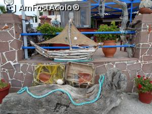 [P54] Decor, taverna Poseidonas, Skala Mistegnion.  » foto by maryka
 - 
<span class="allrVoted glyphicon glyphicon-heart hidden" id="av990713"></span>
<a class="m-l-10 hidden" id="sv990713" onclick="voting_Foto_DelVot(,990713,11090)" role="button">șterge vot <span class="glyphicon glyphicon-remove"></span></a>
<a id="v9990713" class=" c-red"  onclick="voting_Foto_SetVot(990713)" role="button"><span class="glyphicon glyphicon-heart-empty"></span> <b>LIKE</b> = Votează poza</a> <img class="hidden"  id="f990713W9" src="/imagini/loader.gif" border="0" /><span class="AjErrMes hidden" id="e990713ErM"></span>