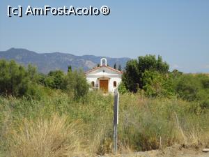[P55] O mică bisericuță în câmp, în drumul spre Agios Fokas.  » foto by maryka
 - 
<span class="allrVoted glyphicon glyphicon-heart hidden" id="av997682"></span>
<a class="m-l-10 hidden" id="sv997682" onclick="voting_Foto_DelVot(,997682,11090)" role="button">șterge vot <span class="glyphicon glyphicon-remove"></span></a>
<a id="v9997682" class=" c-red"  onclick="voting_Foto_SetVot(997682)" role="button"><span class="glyphicon glyphicon-heart-empty"></span> <b>LIKE</b> = Votează poza</a> <img class="hidden"  id="f997682W9" src="/imagini/loader.gif" border="0" /><span class="AjErrMes hidden" id="e997682ErM"></span>
