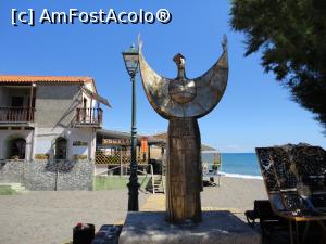 [P29] Una din statuile dedicate poetei Sappho.  » foto by maryka
 - 
<span class="allrVoted glyphicon glyphicon-heart hidden" id="av998950"></span>
<a class="m-l-10 hidden" id="sv998950" onclick="voting_Foto_DelVot(,998950,11090)" role="button">șterge vot <span class="glyphicon glyphicon-remove"></span></a>
<a id="v9998950" class=" c-red"  onclick="voting_Foto_SetVot(998950)" role="button"><span class="glyphicon glyphicon-heart-empty"></span> <b>LIKE</b> = Votează poza</a> <img class="hidden"  id="f998950W9" src="/imagini/loader.gif" border="0" /><span class="AjErrMes hidden" id="e998950ErM"></span>