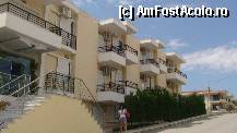 [P03] Intrarea in hotel » foto by ariella
 - 
<span class="allrVoted glyphicon glyphicon-heart hidden" id="av297897"></span>
<a class="m-l-10 hidden" id="sv297897" onclick="voting_Foto_DelVot(,297897,11097)" role="button">șterge vot <span class="glyphicon glyphicon-remove"></span></a>
<a id="v9297897" class=" c-red"  onclick="voting_Foto_SetVot(297897)" role="button"><span class="glyphicon glyphicon-heart-empty"></span> <b>LIKE</b> = Votează poza</a> <img class="hidden"  id="f297897W9" src="/imagini/loader.gif" border="0" /><span class="AjErrMes hidden" id="e297897ErM"></span>