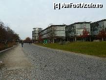 [P20] intrarea la biblioteca Universitatii Goettingen » foto by skippy
 - 
<span class="allrVoted glyphicon glyphicon-heart hidden" id="av297965"></span>
<a class="m-l-10 hidden" id="sv297965" onclick="voting_Foto_DelVot(,297965,11101)" role="button">șterge vot <span class="glyphicon glyphicon-remove"></span></a>
<a id="v9297965" class=" c-red"  onclick="voting_Foto_SetVot(297965)" role="button"><span class="glyphicon glyphicon-heart-empty"></span> <b>LIKE</b> = Votează poza</a> <img class="hidden"  id="f297965W9" src="/imagini/loader.gif" border="0" /><span class="AjErrMes hidden" id="e297965ErM"></span>