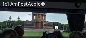[P43] 43. Doar atât am văzut din ”Coloana Victoriei”, cea cu dezinformarea ghidului. » foto by msnd
 - 
<span class="allrVoted glyphicon glyphicon-heart hidden" id="av1348106"></span>
<a class="m-l-10 hidden" id="sv1348106" onclick="voting_Foto_DelVot(,1348106,11101)" role="button">șterge vot <span class="glyphicon glyphicon-remove"></span></a>
<a id="v91348106" class=" c-red"  onclick="voting_Foto_SetVot(1348106)" role="button"><span class="glyphicon glyphicon-heart-empty"></span> <b>LIKE</b> = Votează poza</a> <img class="hidden"  id="f1348106W9" src="/imagini/loader.gif" border="0" /><span class="AjErrMes hidden" id="e1348106ErM"></span>