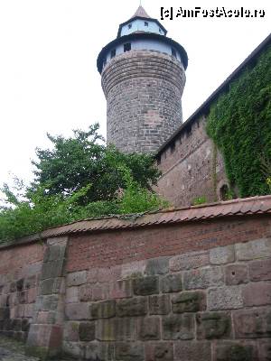 [P29] Turnul Sinwell in Kaiserburg, Nurnberg » foto by Michi
 - 
<span class="allrVoted glyphicon glyphicon-heart hidden" id="av379209"></span>
<a class="m-l-10 hidden" id="sv379209" onclick="voting_Foto_DelVot(,379209,11101)" role="button">șterge vot <span class="glyphicon glyphicon-remove"></span></a>
<a id="v9379209" class=" c-red"  onclick="voting_Foto_SetVot(379209)" role="button"><span class="glyphicon glyphicon-heart-empty"></span> <b>LIKE</b> = Votează poza</a> <img class="hidden"  id="f379209W9" src="/imagini/loader.gif" border="0" /><span class="AjErrMes hidden" id="e379209ErM"></span>