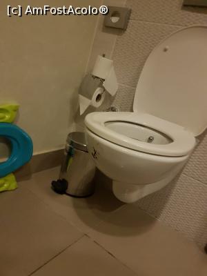 [P12] toaleta despre care povesteam….  » foto by virginia15
 - 
<span class="allrVoted glyphicon glyphicon-heart hidden" id="av1119080"></span>
<a class="m-l-10 hidden" id="sv1119080" onclick="voting_Foto_DelVot(,1119080,11127)" role="button">șterge vot <span class="glyphicon glyphicon-remove"></span></a>
<a id="v91119080" class=" c-red"  onclick="voting_Foto_SetVot(1119080)" role="button"><span class="glyphicon glyphicon-heart-empty"></span> <b>LIKE</b> = Votează poza</a> <img class="hidden"  id="f1119080W9" src="/imagini/loader.gif" border="0" /><span class="AjErrMes hidden" id="e1119080ErM"></span>