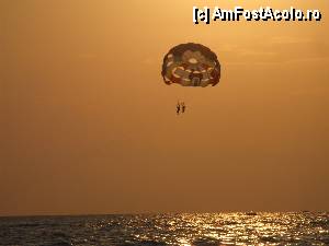 [P01] Pe plaja hotelului Royal Alhambra exista un centru de sporturi nautice - parasailing (Incerc sa ilustrez aspecte mai deosebite, exista deja multe poze cu hotelul) » foto by IoanaV
 - 
<span class="allrVoted glyphicon glyphicon-heart hidden" id="av369598"></span>
<a class="m-l-10 hidden" id="sv369598" onclick="voting_Foto_DelVot(,369598,11127)" role="button">șterge vot <span class="glyphicon glyphicon-remove"></span></a>
<a id="v9369598" class=" c-red"  onclick="voting_Foto_SetVot(369598)" role="button"><span class="glyphicon glyphicon-heart-empty"></span> <b>LIKE</b> = Votează poza</a> <img class="hidden"  id="f369598W9" src="/imagini/loader.gif" border="0" /><span class="AjErrMes hidden" id="e369598ErM"></span>