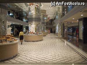 [P02] Restaurantul principal Royal Alhambra, la mic dejun.  » foto by IoanaV
 - 
<span class="allrVoted glyphicon glyphicon-heart hidden" id="av369602"></span>
<a class="m-l-10 hidden" id="sv369602" onclick="voting_Foto_DelVot(,369602,11127)" role="button">șterge vot <span class="glyphicon glyphicon-remove"></span></a>
<a id="v9369602" class=" c-red"  onclick="voting_Foto_SetVot(369602)" role="button"><span class="glyphicon glyphicon-heart-empty"></span> <b>LIKE</b> = Votează poza</a> <img class="hidden"  id="f369602W9" src="/imagini/loader.gif" border="0" /><span class="AjErrMes hidden" id="e369602ErM"></span>