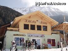 [P11] restaurantul romanesc de pe pista » foto by claudiu 71
 - 
<span class="allrVoted glyphicon glyphicon-heart hidden" id="av299663"></span>
<a class="m-l-10 hidden" id="sv299663" onclick="voting_Foto_DelVot(,299663,11140)" role="button">șterge vot <span class="glyphicon glyphicon-remove"></span></a>
<a id="v9299663" class=" c-red"  onclick="voting_Foto_SetVot(299663)" role="button"><span class="glyphicon glyphicon-heart-empty"></span> <b>LIKE</b> = Votează poza</a> <img class="hidden"  id="f299663W9" src="/imagini/loader.gif" border="0" /><span class="AjErrMes hidden" id="e299663ErM"></span>