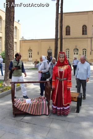 [P29] Isfahan, Jolfa, Catedrala Vank, un frumos costum » foto by mprofeanu
 - 
<span class="allrVoted glyphicon glyphicon-heart hidden" id="av936273"></span>
<a class="m-l-10 hidden" id="sv936273" onclick="voting_Foto_DelVot(,936273,11142)" role="button">șterge vot <span class="glyphicon glyphicon-remove"></span></a>
<a id="v9936273" class=" c-red"  onclick="voting_Foto_SetVot(936273)" role="button"><span class="glyphicon glyphicon-heart-empty"></span> <b>LIKE</b> = Votează poza</a> <img class="hidden"  id="f936273W9" src="/imagini/loader.gif" border="0" /><span class="AjErrMes hidden" id="e936273ErM"></span>