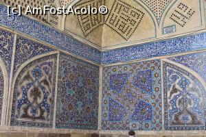 [P43] Isfahan, Masjid-e Jameh, Iwanul lui Saheb, decorațiuni din faianță și mozaic, detaliu » foto by mprofeanu
 - 
<span class="allrVoted glyphicon glyphicon-heart hidden" id="av944398"></span>
<a class="m-l-10 hidden" id="sv944398" onclick="voting_Foto_DelVot(,944398,11142)" role="button">șterge vot <span class="glyphicon glyphicon-remove"></span></a>
<a id="v9944398" class=" c-red"  onclick="voting_Foto_SetVot(944398)" role="button"><span class="glyphicon glyphicon-heart-empty"></span> <b>LIKE</b> = Votează poza</a> <img class="hidden"  id="f944398W9" src="/imagini/loader.gif" border="0" /><span class="AjErrMes hidden" id="e944398ErM"></span>