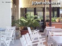 [P09] Terasa restaurantului, pe timp de zi. » foto by Aqvila
 - 
<span class="allrVoted glyphicon glyphicon-heart hidden" id="av301419"></span>
<a class="m-l-10 hidden" id="sv301419" onclick="voting_Foto_DelVot(,301419,11161)" role="button">șterge vot <span class="glyphicon glyphicon-remove"></span></a>
<a id="v9301419" class=" c-red"  onclick="voting_Foto_SetVot(301419)" role="button"><span class="glyphicon glyphicon-heart-empty"></span> <b>LIKE</b> = Votează poza</a> <img class="hidden"  id="f301419W9" src="/imagini/loader.gif" border="0" /><span class="AjErrMes hidden" id="e301419ErM"></span>