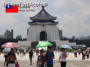 [P04] O altă poartă de la Monumentul Eroilor.  » foto by glcitizen
 - 
<span class="allrVoted glyphicon glyphicon-heart hidden" id="av821211"></span>
<a class="m-l-10 hidden" id="sv821211" onclick="voting_Foto_DelVot(,821211,11172)" role="button">șterge vot <span class="glyphicon glyphicon-remove"></span></a>
<a id="v9821211" class=" c-red"  onclick="voting_Foto_SetVot(821211)" role="button"><span class="glyphicon glyphicon-heart-empty"></span> <b>LIKE</b> = Votează poza</a> <img class="hidden"  id="f821211W9" src="/imagini/loader.gif" border="0" /><span class="AjErrMes hidden" id="e821211ErM"></span>