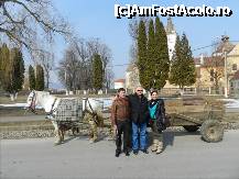 [P19] In fata bisericii fortificate Harman, armasaro-mobilulu, cu alarma (se poate observa catelul) era parcat in asteptarea stapanului. Langa orice biserica gasim si o crasma? Oare? » foto by TraianS
 - 
<span class="allrVoted glyphicon glyphicon-heart hidden" id="av307337"></span>
<a class="m-l-10 hidden" id="sv307337" onclick="voting_Foto_DelVot(,307337,11176)" role="button">șterge vot <span class="glyphicon glyphicon-remove"></span></a>
<a id="v9307337" class=" c-red"  onclick="voting_Foto_SetVot(307337)" role="button"><span class="glyphicon glyphicon-heart-empty"></span> <b>LIKE</b> = Votează poza</a> <img class="hidden"  id="f307337W9" src="/imagini/loader.gif" border="0" /><span class="AjErrMes hidden" id="e307337ErM"></span>