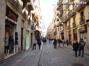 [P01] Aceasta este Carrer de Ferran, hotelul se afla inainte pe partea dreapta » foto by Muffin2009*
 - 
<span class="allrVoted glyphicon glyphicon-heart hidden" id="av349293"></span>
<a class="m-l-10 hidden" id="sv349293" onclick="voting_Foto_DelVot(,349293,11180)" role="button">șterge vot <span class="glyphicon glyphicon-remove"></span></a>
<a id="v9349293" class=" c-red"  onclick="voting_Foto_SetVot(349293)" role="button"><span class="glyphicon glyphicon-heart-empty"></span> <b>LIKE</b> = Votează poza</a> <img class="hidden"  id="f349293W9" src="/imagini/loader.gif" border="0" /><span class="AjErrMes hidden" id="e349293ErM"></span>