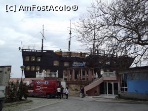 [P05] Restaurantul Sirius, în formă de vapor, din Sf. Constantin şi Elena » foto by irinad
 - 
<span class="allrVoted glyphicon glyphicon-heart hidden" id="av848403"></span>
<a class="m-l-10 hidden" id="sv848403" onclick="voting_Foto_DelVot(,848403,11202)" role="button">șterge vot <span class="glyphicon glyphicon-remove"></span></a>
<a id="v9848403" class=" c-red"  onclick="voting_Foto_SetVot(848403)" role="button"><span class="glyphicon glyphicon-heart-empty"></span> <b>LIKE</b> = Votează poza</a> <img class="hidden"  id="f848403W9" src="/imagini/loader.gif" border="0" /><span class="AjErrMes hidden" id="e848403ErM"></span>