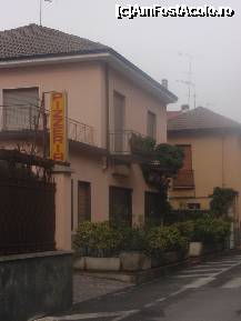 [P16] Pizzeria Hotel Da Rocco- ceea ce m-a frapat erau geamurile imense lipsite de perdele » foto by sunflower
 - 
<span class="allrVoted glyphicon glyphicon-heart hidden" id="av304009"></span>
<a class="m-l-10 hidden" id="sv304009" onclick="voting_Foto_DelVot(,304009,11218)" role="button">șterge vot <span class="glyphicon glyphicon-remove"></span></a>
<a id="v9304009" class=" c-red"  onclick="voting_Foto_SetVot(304009)" role="button"><span class="glyphicon glyphicon-heart-empty"></span> <b>LIKE</b> = Votează poza</a> <img class="hidden"  id="f304009W9" src="/imagini/loader.gif" border="0" /><span class="AjErrMes hidden" id="e304009ErM"></span>