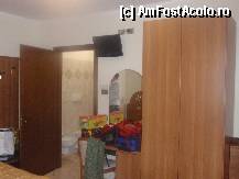 [P08] Hotel Da Rocco - o parte din camera noastra, cu  intrarea spre baie si cadouasele pentru piticii nostri iubiti care ne asteptau acasa cu maaaare nerabdare! » foto by sunflower
 - 
<span class="allrVoted glyphicon glyphicon-heart hidden" id="av303998"></span>
<a class="m-l-10 hidden" id="sv303998" onclick="voting_Foto_DelVot(,303998,11218)" role="button">șterge vot <span class="glyphicon glyphicon-remove"></span></a>
<a id="v9303998" class=" c-red"  onclick="voting_Foto_SetVot(303998)" role="button"><span class="glyphicon glyphicon-heart-empty"></span> <b>LIKE</b> = Votează poza</a> <img class="hidden"  id="f303998W9" src="/imagini/loader.gif" border="0" /><span class="AjErrMes hidden" id="e303998ErM"></span>