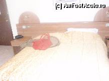 [P09] Hotel Da Rocco - patul imens, la fel de lat pe cat era de lung, desi in foto nu pare datorita unghiului » foto by sunflower
 - 
<span class="allrVoted glyphicon glyphicon-heart hidden" id="av303999"></span>
<a class="m-l-10 hidden" id="sv303999" onclick="voting_Foto_DelVot(,303999,11218)" role="button">șterge vot <span class="glyphicon glyphicon-remove"></span></a>
<a id="v9303999" class=" c-red"  onclick="voting_Foto_SetVot(303999)" role="button"><span class="glyphicon glyphicon-heart-empty"></span> <b>LIKE</b> = Votează poza</a> <img class="hidden"  id="f303999W9" src="/imagini/loader.gif" border="0" /><span class="AjErrMes hidden" id="e303999ErM"></span>