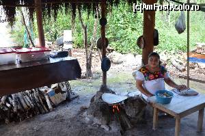 [P13] intr o excursie am oprit intr un sat mayas si am petrecut intr o gospodarie specifica mayasa vreo 30 minute... pers respectiva ne a facut chiar o lipie cu nu stiu ce umplutura sub ochii nostri la un soi de cuptor de piatra » foto by Richard
 - 
<span class="allrVoted glyphicon glyphicon-heart hidden" id="av610387"></span>
<a class="m-l-10 hidden" id="sv610387" onclick="voting_Foto_DelVot(,610387,11226)" role="button">șterge vot <span class="glyphicon glyphicon-remove"></span></a>
<a id="v9610387" class=" c-red"  onclick="voting_Foto_SetVot(610387)" role="button"><span class="glyphicon glyphicon-heart-empty"></span> <b>LIKE</b> = Votează poza</a> <img class="hidden"  id="f610387W9" src="/imagini/loader.gif" border="0" /><span class="AjErrMes hidden" id="e610387ErM"></span>