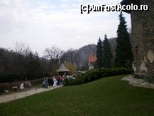 [P13] Pelerini si turisti in vizita la manastirea Prislop. » foto by presario
 - 
<span class="allrVoted glyphicon glyphicon-heart hidden" id="av60174"></span>
<a class="m-l-10 hidden" id="sv60174" onclick="voting_Foto_DelVot(,60174,11234)" role="button">șterge vot <span class="glyphicon glyphicon-remove"></span></a>
<a id="v960174" class=" c-red"  onclick="voting_Foto_SetVot(60174)" role="button"><span class="glyphicon glyphicon-heart-empty"></span> <b>LIKE</b> = Votează poza</a> <img class="hidden"  id="f60174W9" src="/imagini/loader.gif" border="0" /><span class="AjErrMes hidden" id="e60174ErM"></span>