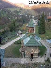 [P17] Manastirea Prislop, jud. Hunedoara: Cimitirul si grota-capela se afla mai sus, pe un deal. » foto by corinka
 - 
<span class="allrVoted glyphicon glyphicon-heart hidden" id="av59742"></span>
<a class="m-l-10 hidden" id="sv59742" onclick="voting_Foto_DelVot(,59742,11234)" role="button">șterge vot <span class="glyphicon glyphicon-remove"></span></a>
<a id="v959742" class=" c-red"  onclick="voting_Foto_SetVot(59742)" role="button"><span class="glyphicon glyphicon-heart-empty"></span> <b>LIKE</b> = Votează poza</a> <img class="hidden"  id="f59742W9" src="/imagini/loader.gif" border="0" /><span class="AjErrMes hidden" id="e59742ErM"></span>