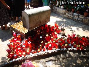 [P16] Mănăstirea Prislop: ofrande de lumină lângă Mormântul Cuviosului Părinte Arsenie Boca » foto by mariana.olaru
 - 
<span class="allrVoted glyphicon glyphicon-heart hidden" id="av385998"></span>
<a class="m-l-10 hidden" id="sv385998" onclick="voting_Foto_DelVot(,385998,11234)" role="button">șterge vot <span class="glyphicon glyphicon-remove"></span></a>
<a id="v9385998" class=" c-red"  onclick="voting_Foto_SetVot(385998)" role="button"><span class="glyphicon glyphicon-heart-empty"></span> <b>LIKE</b> = Votează poza</a> <img class="hidden"  id="f385998W9" src="/imagini/loader.gif" border="0" /><span class="AjErrMes hidden" id="e385998ErM"></span>